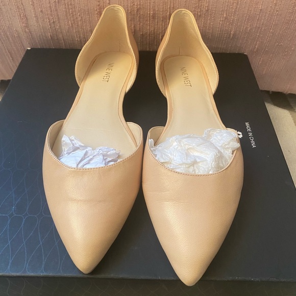 Nude/Natural Nine West Flats (NWOT) - Picture 3 of 12